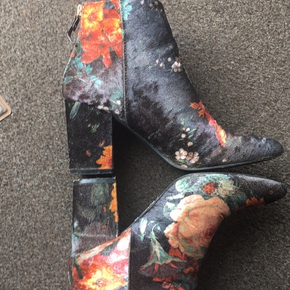 Yoki ladies colourful suede like size 10 ankle boots - Picture 4 of 15